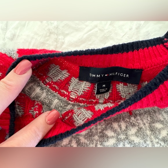 Tommy Hilfiger Women’s Essential Holiday Red Bear Polar Bear Red Sweater - Picture 8 of 8